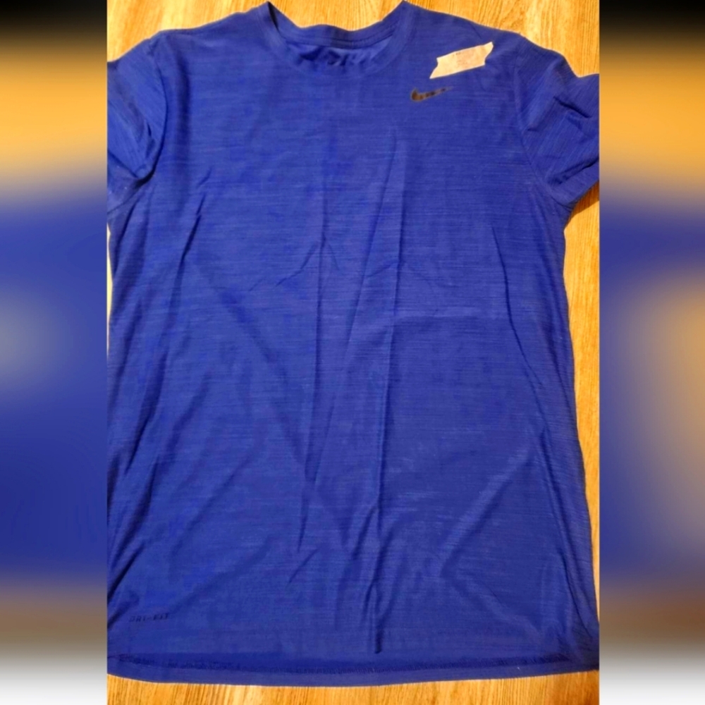 Mens nike medium new cond